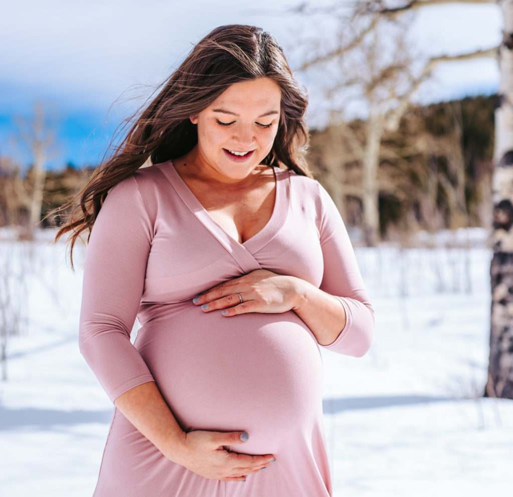 Colorado Family Photographer, Mountain Maternity Session,Mountain Maternity, Snowy Maternity, Colorado Maternity session, Outdoor Maternity Session, Maternity photos, Colorado Photographer, Colorado Maternity Photographer, Photography, Maternity Photography ideas, Portrait Photography, Maternity Guide, maternity photo Inspiration, Colorado Lifestyle photographer, Lifestyle photography, Snowy Photos, Colorado Mountains, 