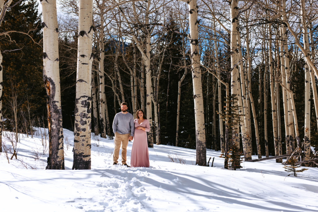 Colorado Family Photographer, Mountain Maternity Session,Mountain Maternity, Snowy Maternity, Colorado Maternity session, Outdoor Maternity Session, Maternity photos, Colorado Photographer, Colorado Maternity Photographer, Photography, Maternity Photography ideas, Portrait Photography, Maternity Guide, maternity photo Inspiration, Colorado Lifestyle photographer, Lifestyle photography, Snowy Photos, Colorado Mountains, 