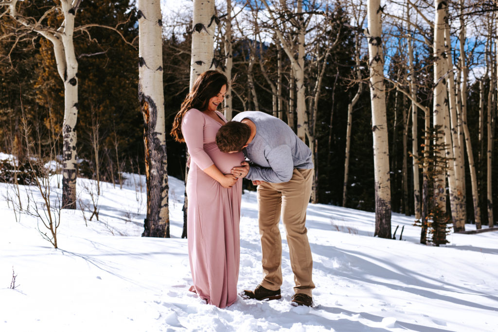 Colorado Family Photographer, Mountain Maternity Session,Mountain Maternity, Snowy Maternity, Colorado Maternity session, Outdoor Maternity Session, Maternity photos, Colorado Photographer, Colorado Maternity Photographer, Photography, Maternity Photography ideas, Portrait Photography, Maternity Guide, maternity photo Inspiration, Colorado Lifestyle photographer, Lifestyle photography, Snowy Photos, Colorado Mountains, 