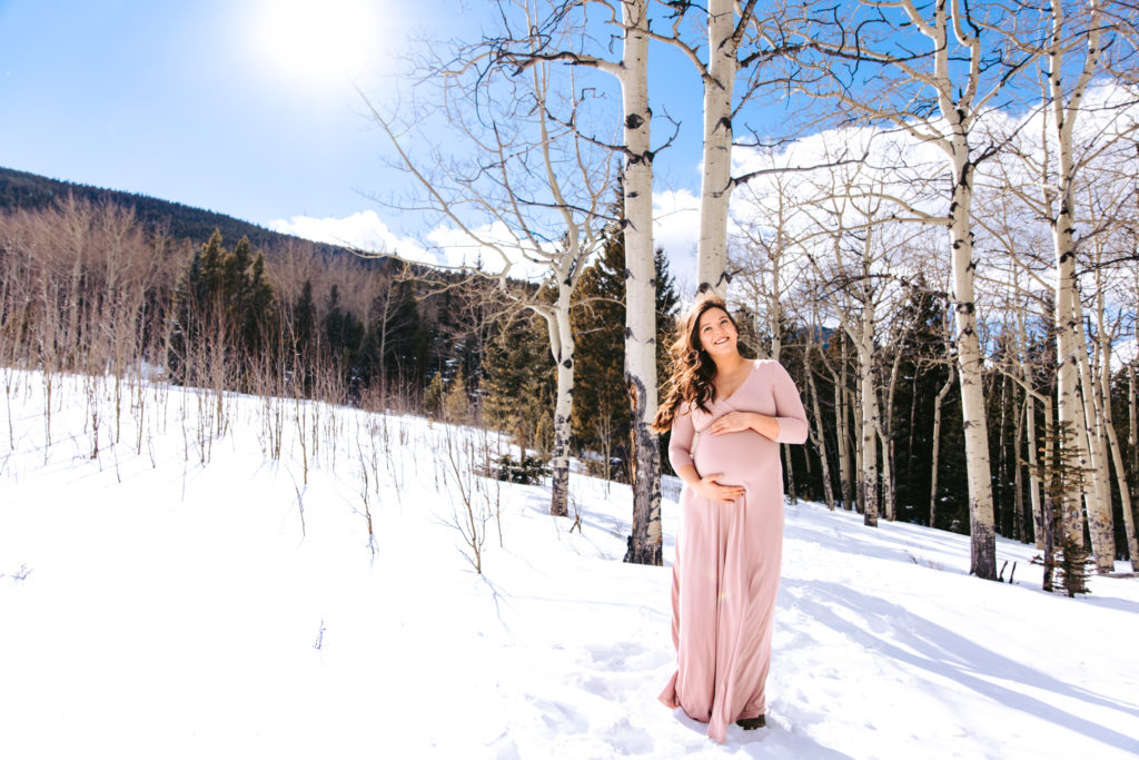 Colorado Family Photographer, Mountain Maternity Session,Mountain Maternity, Snowy Maternity, Colorado Maternity session, Outdoor Maternity Session, Maternity photos, Colorado Photographer, Colorado Maternity Photographer, Photography, Maternity Photography ideas, Portrait Photography, Maternity Guide, maternity photo Inspiration, Colorado Lifestyle photographer, Lifestyle photography, Snowy Photos, Colorado Mountains, 