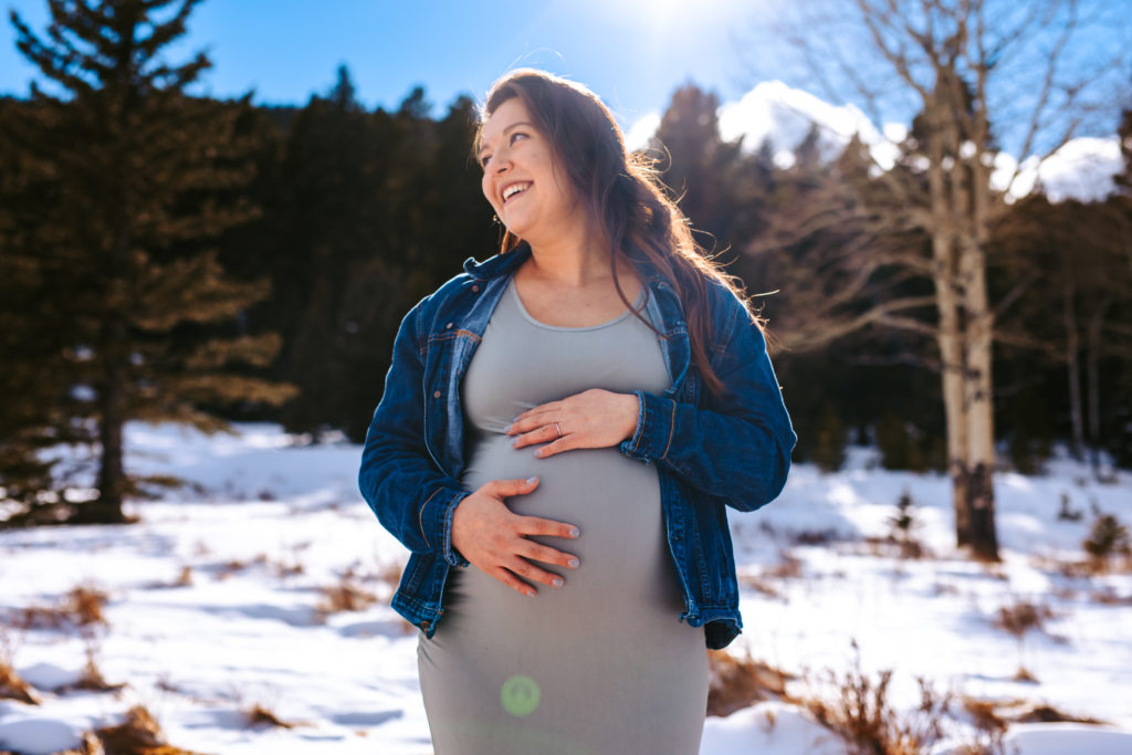 Colorado Family Photographer, Mountain Maternity Session,Mountain Maternity, Snowy Maternity, Colorado Maternity session, Outdoor Maternity Session, Maternity photos, Colorado Photographer, Colorado Maternity Photographer, Photography, Maternity Photography ideas, Portrait Photography, Maternity Guide, maternity photo Inspiration, Colorado Lifestyle photographer, Lifestyle photography, Snowy Photos, Colorado Mountains, 