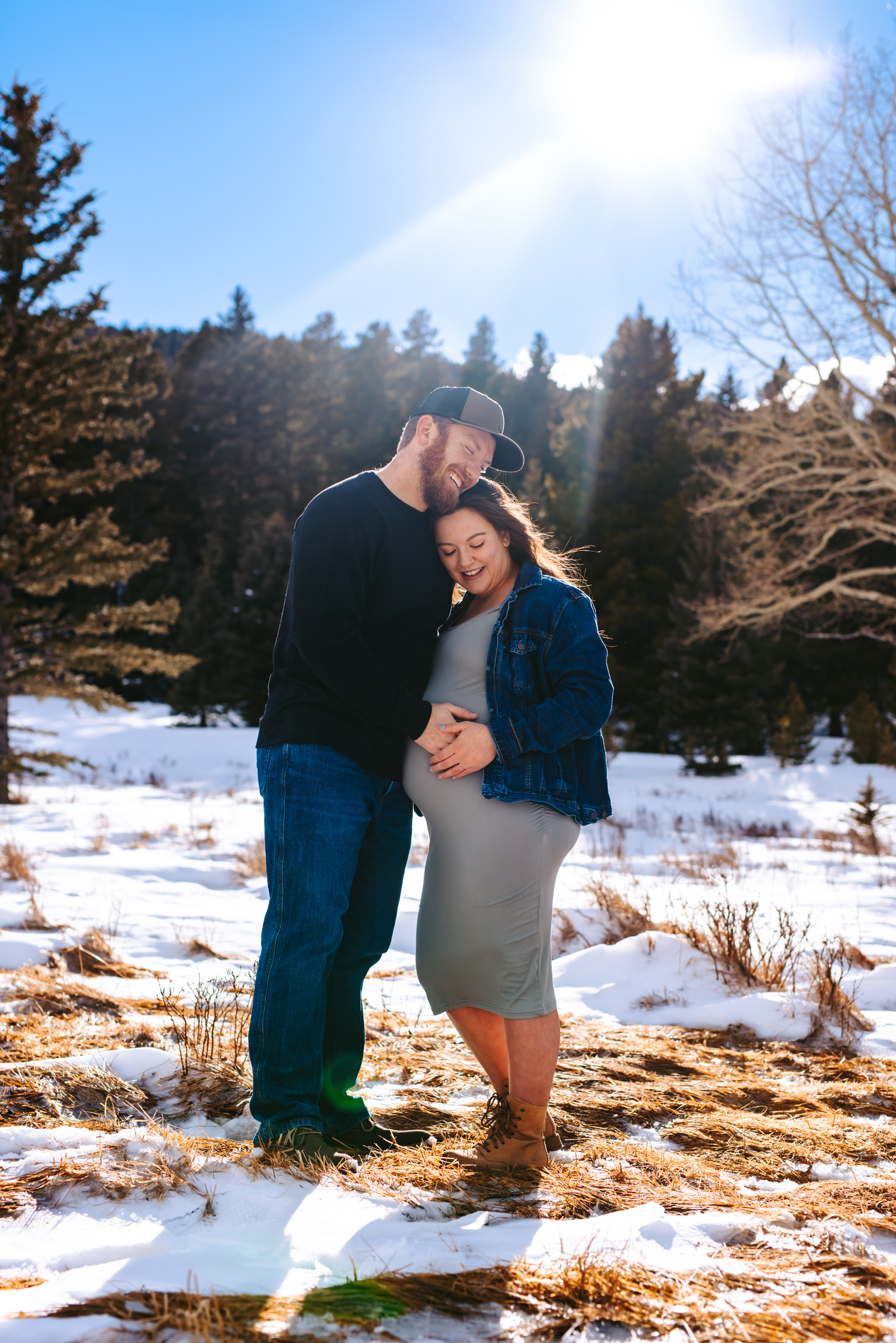 Colorado Family Photographer, Mountain Maternity Session,Mountain Maternity, Snowy Maternity, Colorado Maternity session, Outdoor Maternity Session, Maternity photos, Colorado Photographer, Colorado Maternity Photographer, Photography, Maternity Photography ideas, Portrait Photography, Maternity Guide, maternity photo Inspiration, Colorado Lifestyle photographer, Lifestyle photography, Snowy Photos, Colorado Mountains, 