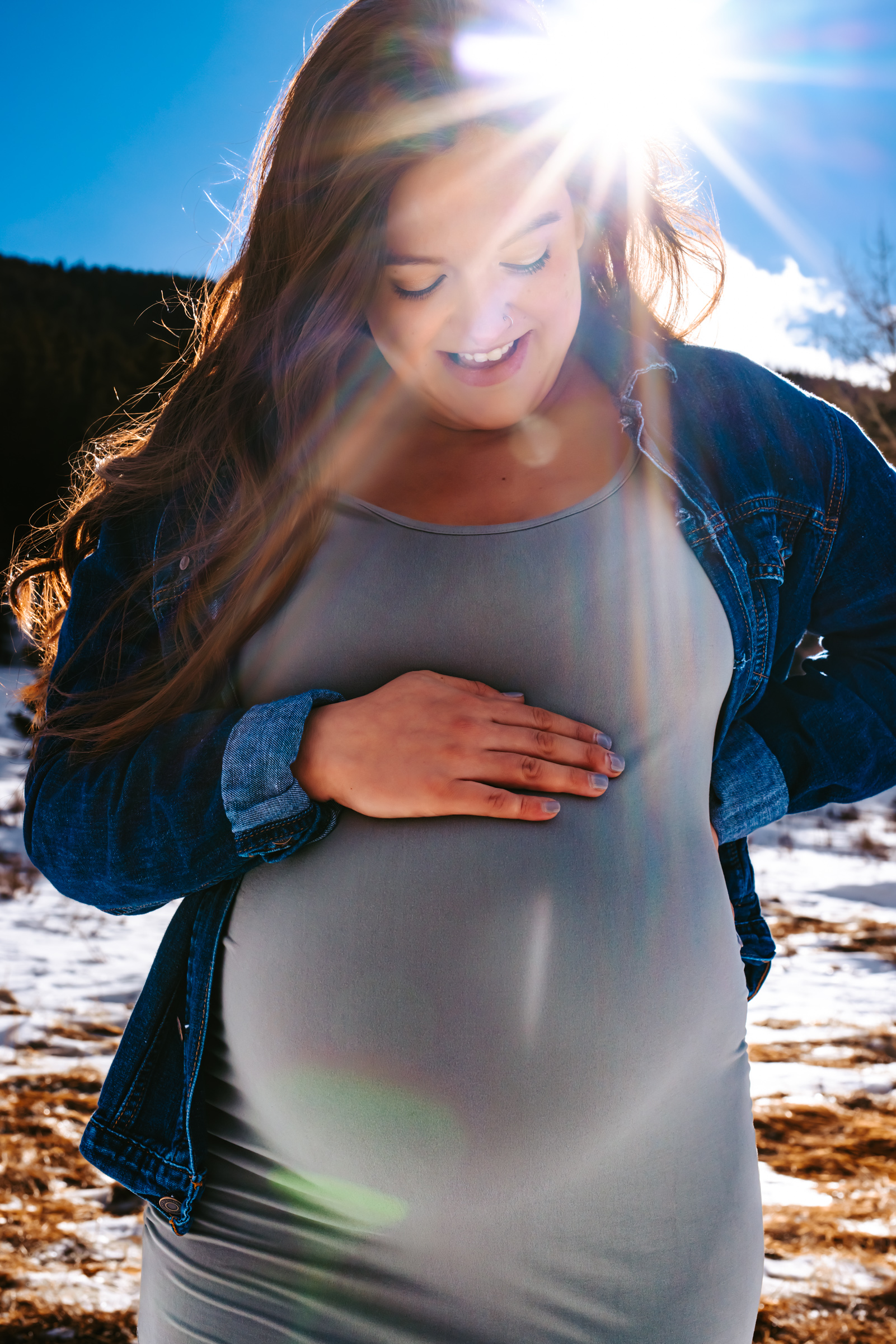 Colorado Family Photographer, Mountain Maternity Session,Mountain Maternity, Snowy Maternity, Colorado Maternity session, Outdoor Maternity Session, Maternity photos, Colorado Photographer, Colorado Maternity Photographer, Photography, Maternity Photography ideas, Portrait Photography, Maternity Guide, maternity photo Inspiration, Colorado Lifestyle photographer, Lifestyle photography, Snowy Photos, Colorado Mountains, 