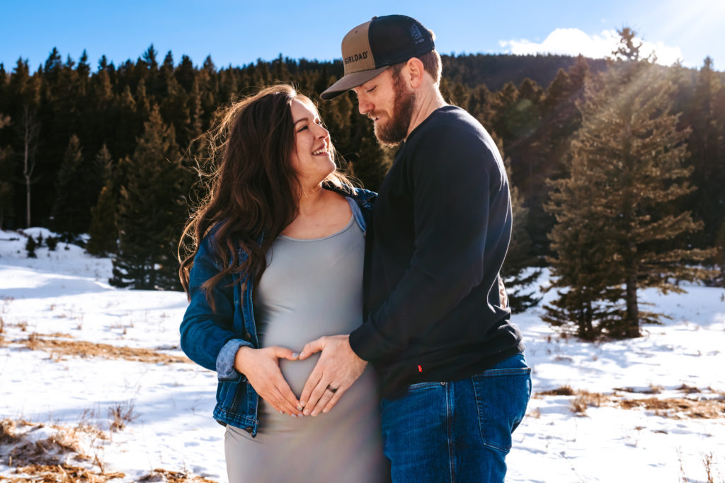 Colorado Family Photographer, Mountain Maternity Session,Mountain Maternity, Snowy Maternity, Colorado Maternity session, Outdoor Maternity Session, Maternity photos, Colorado Photographer, Colorado Maternity Photographer, Photography, Maternity Photography ideas, Portrait Photography, Maternity Guide, maternity photo Inspiration, Colorado Lifestyle photographer, Lifestyle photography, Snowy Photos, Colorado Mountains, 