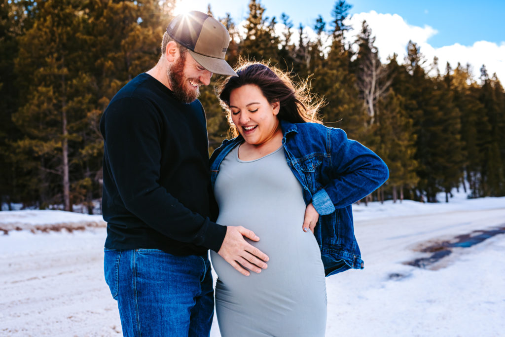 Colorado Family Photographer, Mountain Maternity Session,Mountain Maternity, Snowy Maternity, Colorado Maternity session, Outdoor Maternity Session, Maternity photos, Colorado Photographer, Colorado Maternity Photographer, Photography, Maternity Photography ideas, Portrait Photography, Maternity Guide, maternity photo Inspiration, Colorado Lifestyle photographer, Lifestyle photography, Snowy Photos, Colorado Mountains, 