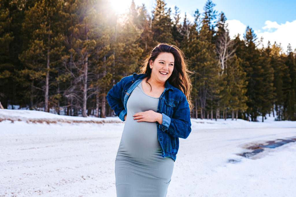 Colorado Family Photographer, Mountain Maternity Session,Mountain Maternity, Snowy Maternity, Colorado Maternity session, Outdoor Maternity Session, Maternity photos, Colorado Photographer, Colorado Maternity Photographer, Photography, Maternity Photography ideas, Portrait Photography, Maternity Guide, maternity photo Inspiration, Colorado Lifestyle photographer, Lifestyle photography, Snowy Photos, Colorado Mountains, 