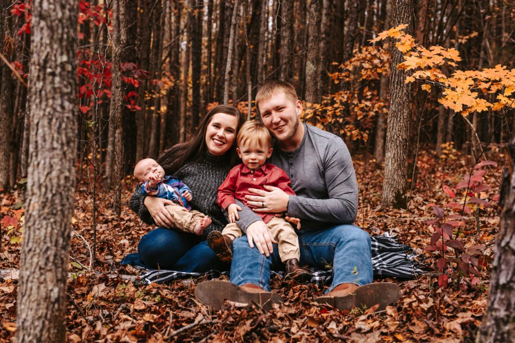 North Carolina Family Photographer, Fall Family Photos, Forest Family photos, Fall Family,  North Carolina Family session, Outdoor Family Session, Family photos, North Carolina Photographer, North Carolina Family Photographer, Photography, Family Photography ideas, Portrait Photography, Family photos Guide, Family photo Inspiration, North Carolina Lifestyle photographer, Lifestyle photography, Fall Photos, North Carolina Forest, Forest, Photos in the woods, Photographer in the south 