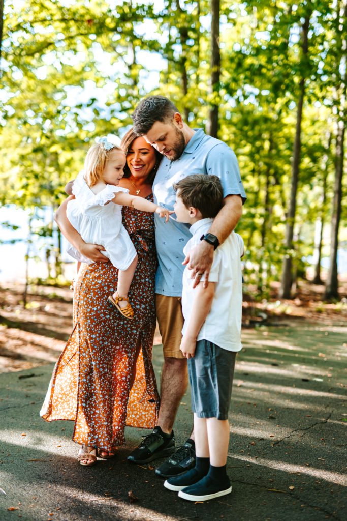 North Carolina Photographer, North Carolina Family Photographer, North Carolina, Family Photos, Family Photo ideas, summer family photos, North Carolina Summer Time, Summer time photo ideas, North Carolina Lifestyle Photographer, Family Photography, Summer photo ideas, Lake photo ideas, Lake Family Photos, Lake norman 