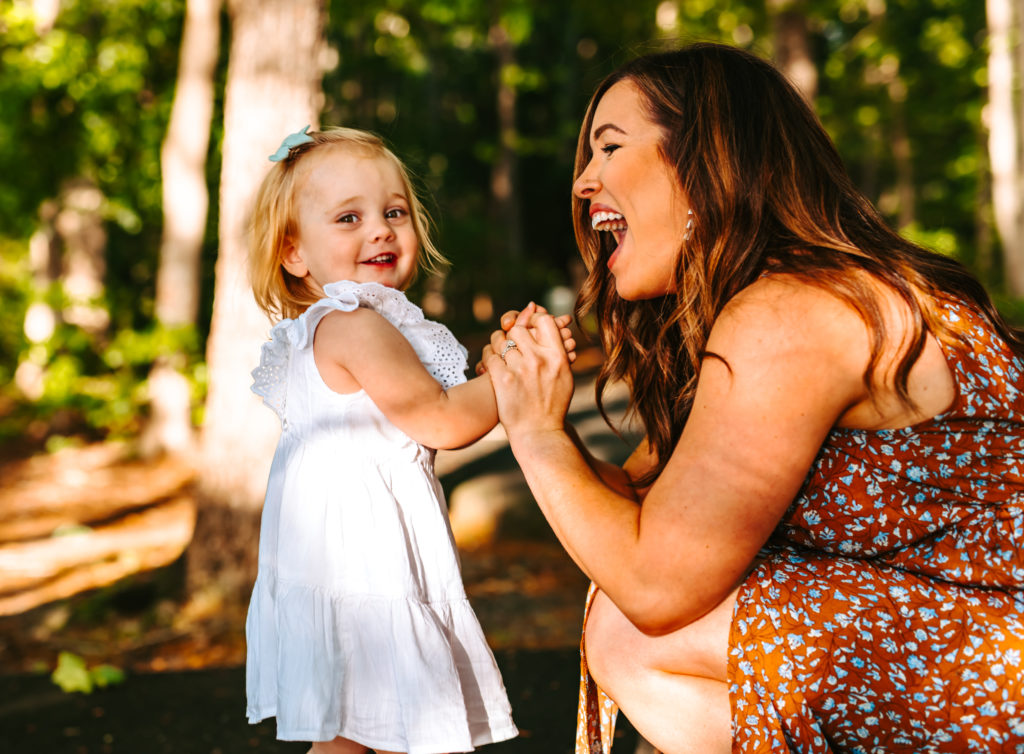 North Carolina Photographer, North Carolina Family Photographer, North Carolina, Family Photos, Family Photo ideas, summer family photos, North Carolina Summer Time, Summer time photo ideas, North Carolina Lifestyle Photographer, Family Photography, Summer photo ideas, Lake photo ideas, Lake Family Photos, Lake norman 