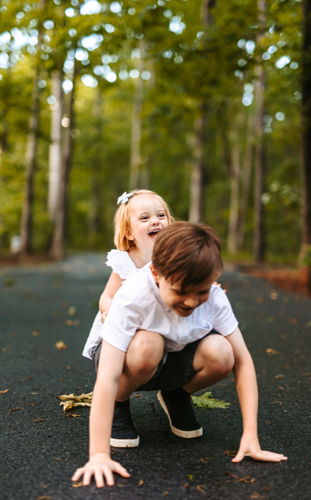 North Carolina Photographer, North Carolina Family Photographer, North Carolina, Family Photos, Family Photo ideas, summer family photos, North Carolina Summer Time, Summer time photo ideas, North Carolina Lifestyle Photographer, Family Photography, Summer photo ideas, Lake photo ideas, Lake Family Photos, Lake norman 