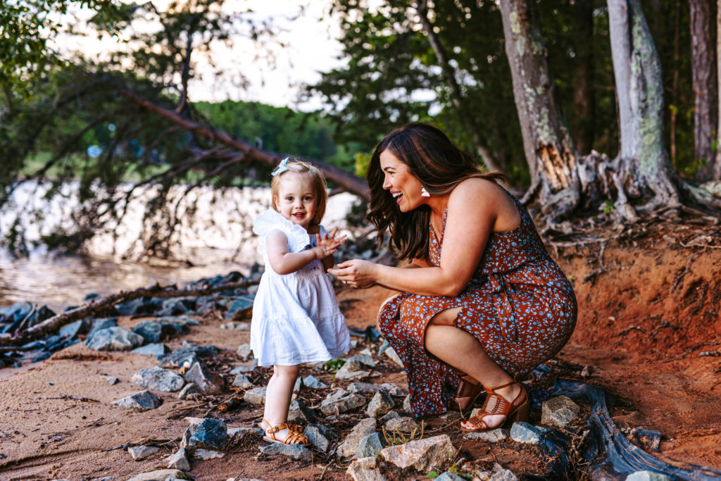 North Carolina Photographer, North Carolina Family Photographer, North Carolina, Family Photos, Family Photo ideas, summer family photos, North Carolina Summer Time, Summer time photo ideas, North Carolina Lifestyle Photographer, Family Photography, Summer photo ideas, Lake photo ideas, Lake Family Photos, Lake norman 