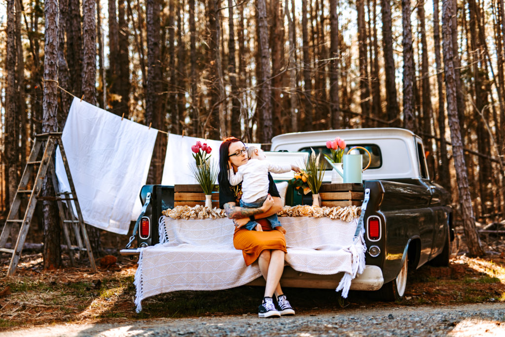 Spring Mini's, Motherhood Mini's, Timeless Clothesline Mini's, Old Vintage Truck Mini's, North Carolina Spring Mini Sessions, North Carolina Photographer, North Carolina Mini session, Old Truck Mini Sessions, Motherhood Sessions, Springs, Vintage Truck, Retro, Spring time, Spring photography, Lexington North carolina Photographer, Rentable old Truck 