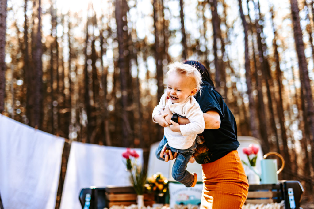 Spring Mini's, Motherhood Mini's, Timeless Clothesline Mini's, Old Vintage Truck Mini's, North Carolina Spring Mini Sessions, North Carolina Photographer, North Carolina Mini session, Old Truck Mini Sessions, Motherhood Sessions, Springs, Vintage Truck, Retro, Spring time, Spring photography, Lexington North carolina Photographer, Rentable old Truck 