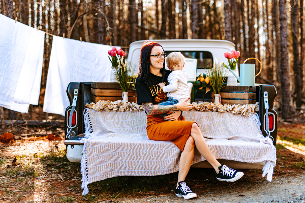 Spring Mini's, Motherhood Mini's, Timeless Clothesline Mini's, Old Vintage Truck Mini's, North Carolina Spring Mini Sessions, North Carolina Photographer, North Carolina Mini session, Old Truck Mini Sessions, Motherhood Sessions, Springs, Vintage Truck, Retro, Spring time, Spring photography, Lexington North carolina Photographer, Rentable old Truck 