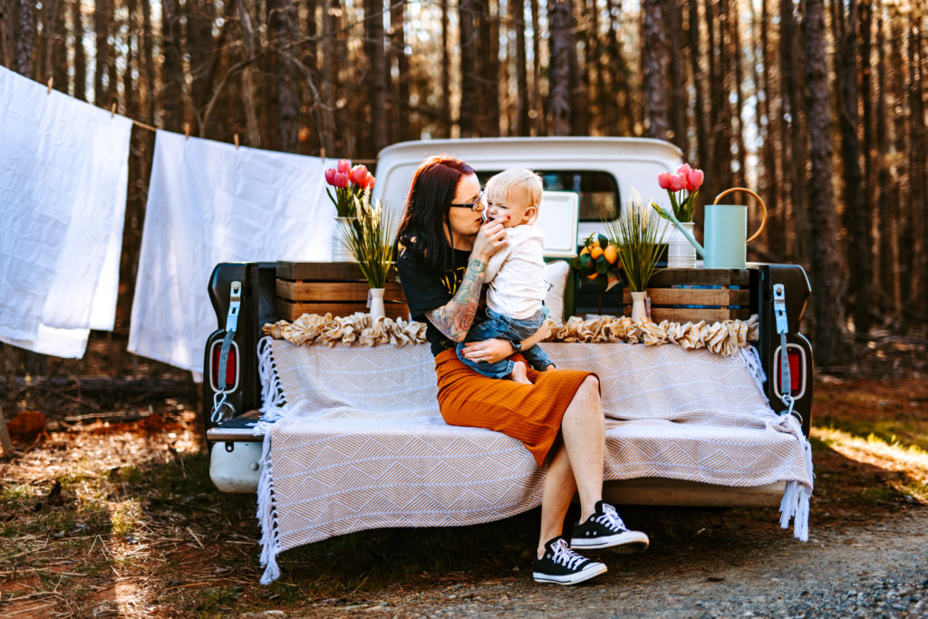 Spring Mini's, Motherhood Mini's, Timeless Clothesline Mini's, Old Vintage Truck Mini's, North Carolina Spring Mini Sessions, North Carolina Photographer, North Carolina Mini session, Old Truck Mini Sessions, Motherhood Sessions, Springs, Vintage Truck, Retro, Spring time, Spring photography, Lexington North carolina Photographer, Rentable old Truck 