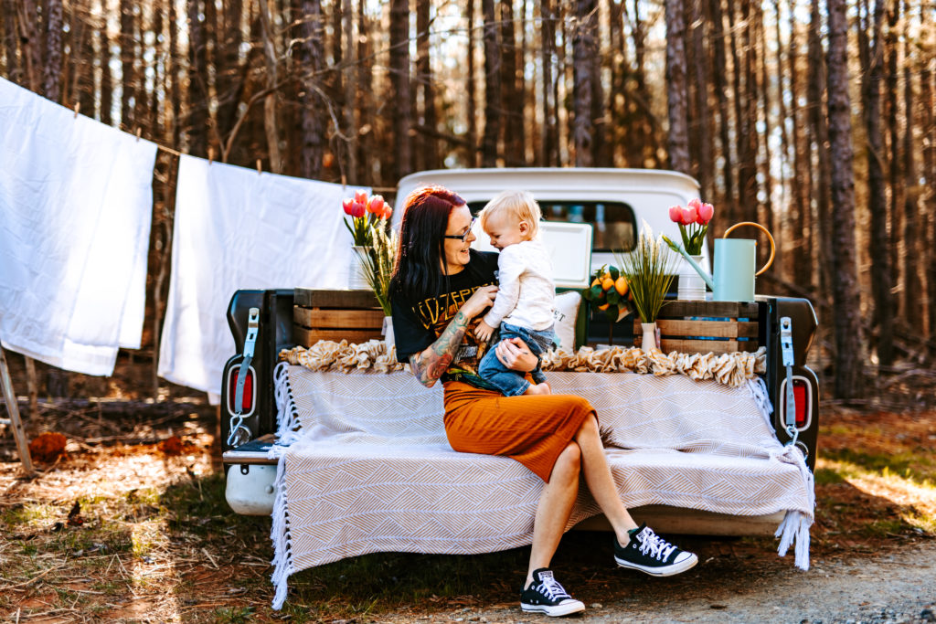 Spring Mini's, Motherhood Mini's, Timeless Clothesline Mini's, Old Vintage Truck Mini's, North Carolina Spring Mini Sessions, North Carolina Photographer, North Carolina Mini session, Old Truck Mini Sessions, Motherhood Sessions, Springs, Vintage Truck, Retro, Spring time, Spring photography, Lexington North carolina Photographer, Rentable old Truck 