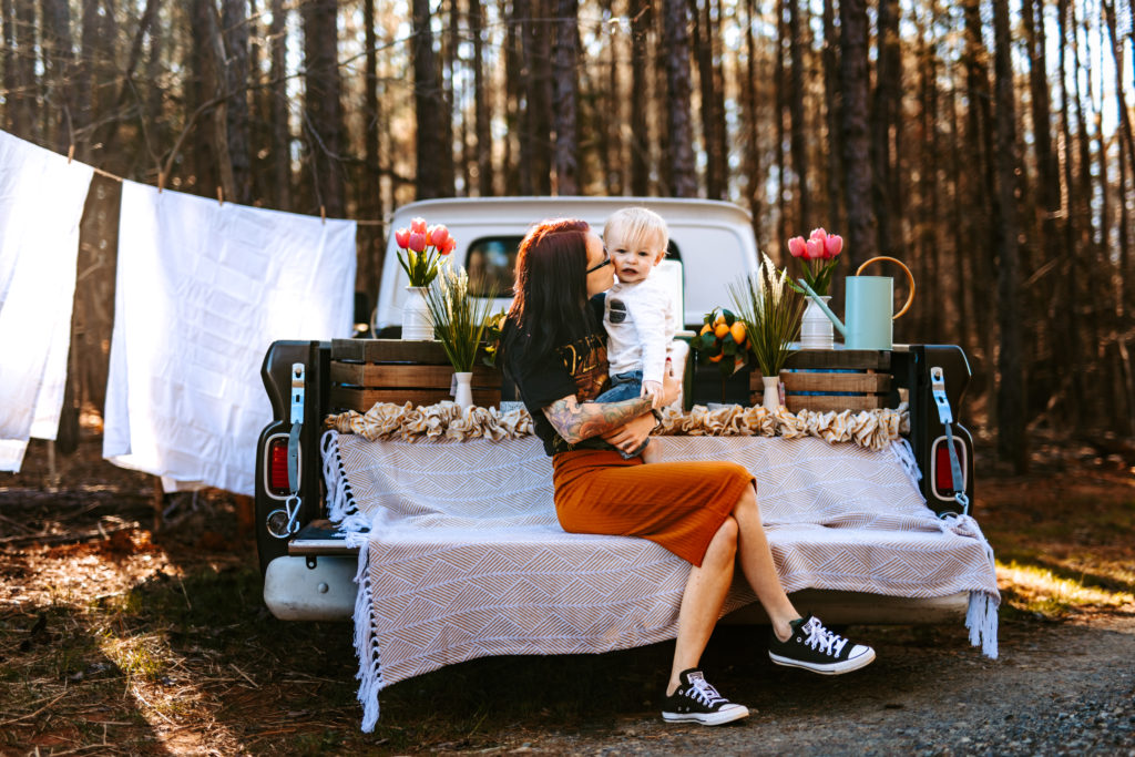 Spring Mini's, Motherhood Mini's, Timeless Clothesline Mini's, Old Vintage Truck Mini's, North Carolina Spring Mini Sessions, North Carolina Photographer, North Carolina Mini session, Old Truck Mini Sessions, Motherhood Sessions, Springs, Vintage Truck, Retro, Spring time, Spring photography, Lexington North carolina Photographer, Rentable old Truck 