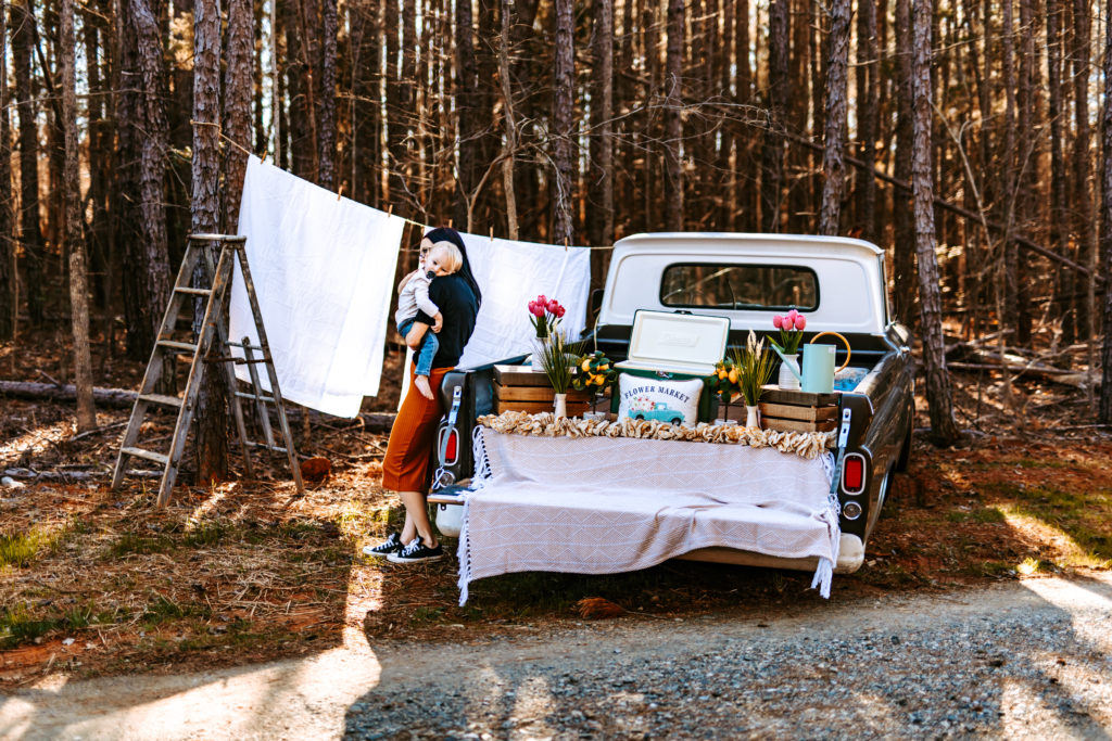 Spring Mini's, Motherhood Mini's, Timeless Clothesline Mini's, Old Vintage Truck Mini's, North Carolina Spring Mini Sessions, North Carolina Photographer, North Carolina Mini session, Old Truck Mini Sessions, Motherhood Sessions, Springs, Vintage Truck, Retro, Spring time, Spring photography, Lexington North carolina Photographer, Rentable old Truck 